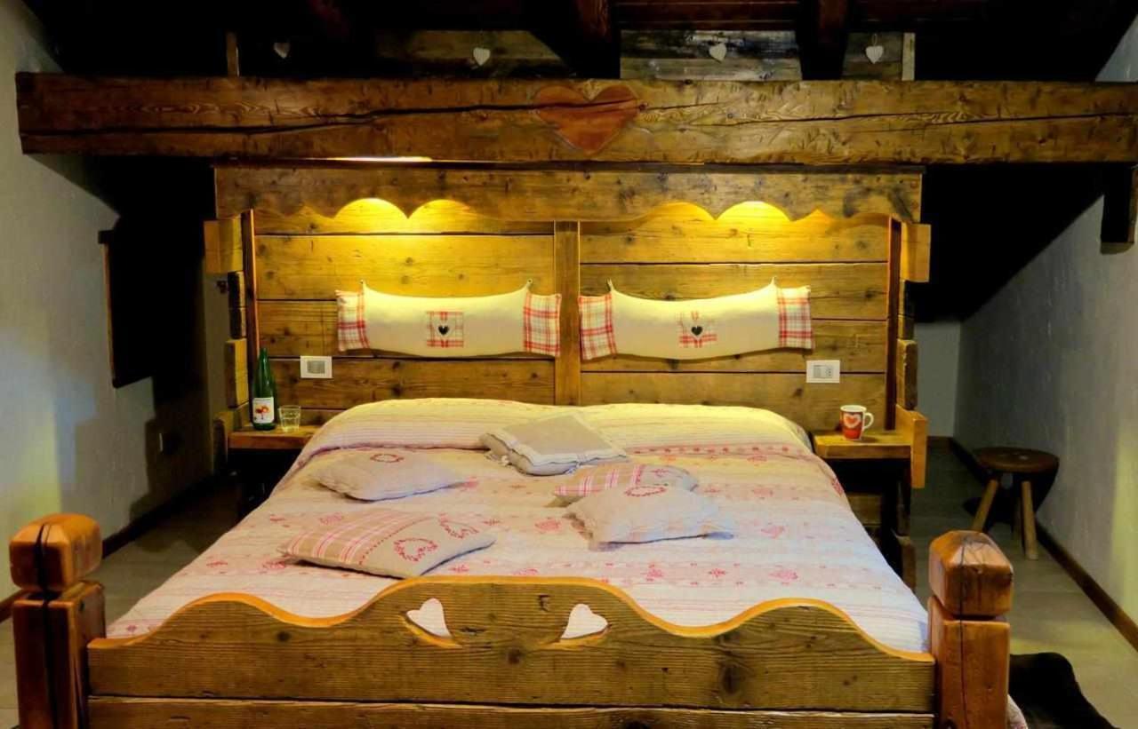 Romantica suite con vasca idromassaggio Aosta Esterno foto