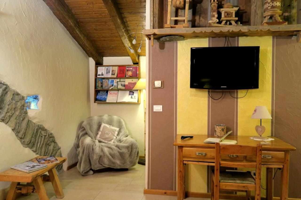 Romantica suite con vasca idromassaggio Aosta Esterno foto