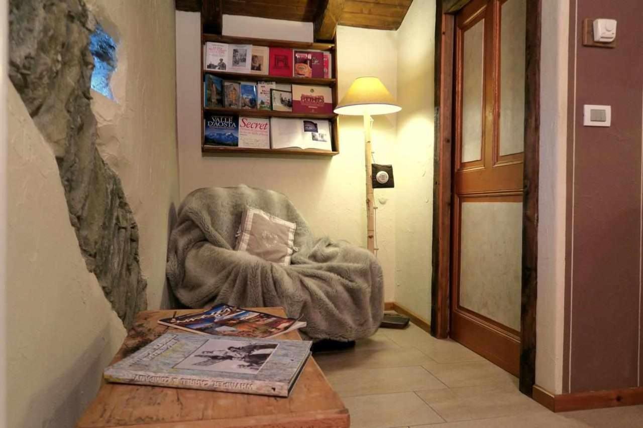Romantica suite con vasca idromassaggio Aosta Esterno foto