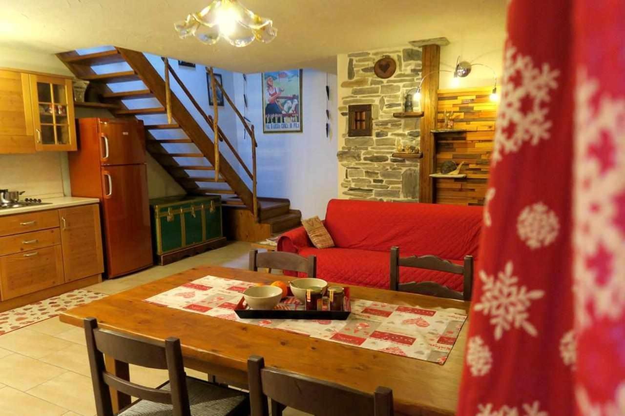 Romantica suite con vasca idromassaggio Aosta Esterno foto