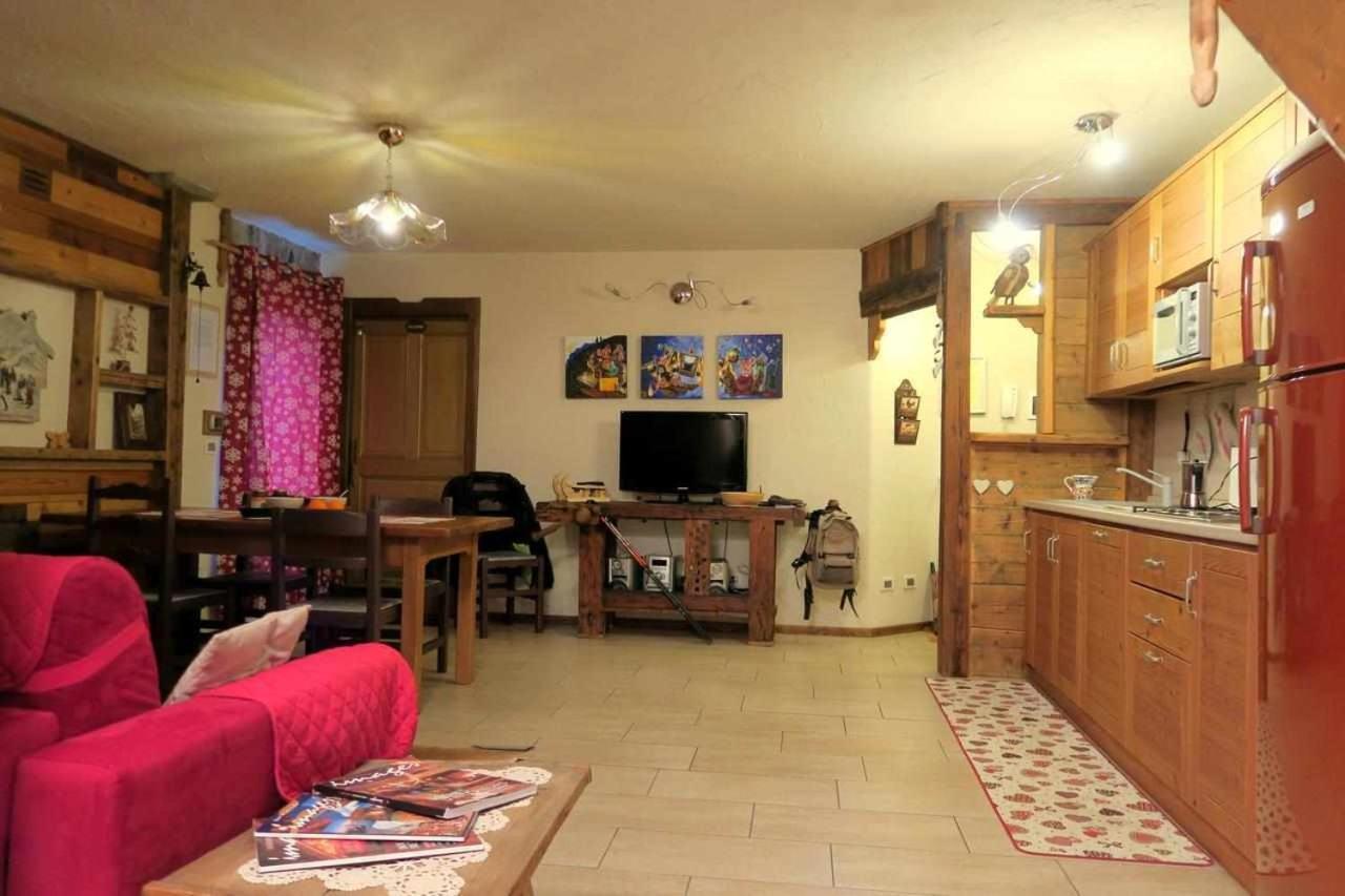 Romantica suite con vasca idromassaggio Aosta Esterno foto