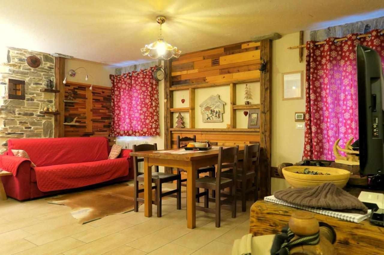 Romantica suite con vasca idromassaggio Aosta Esterno foto